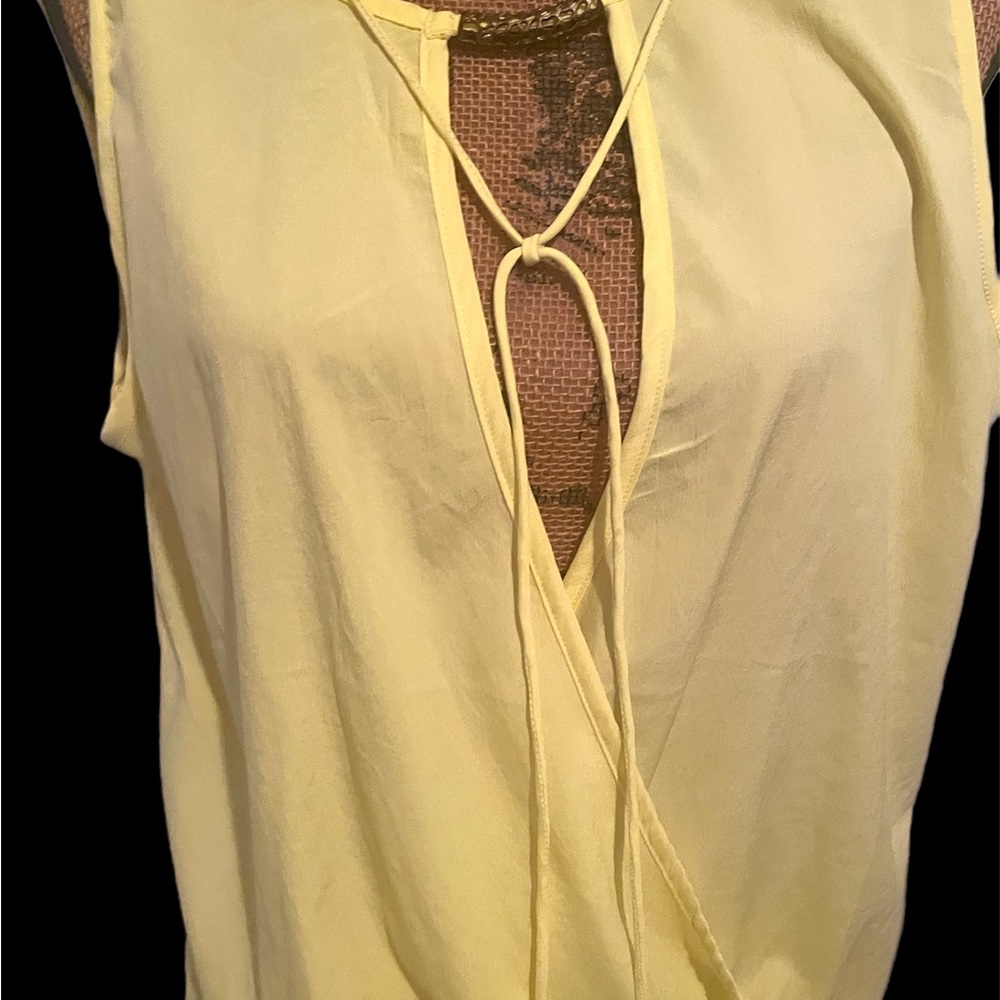 Yellow blouse - Picture 3 of 5